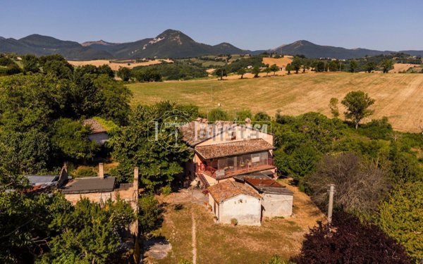 casa semindipendente in vendita a Matelica