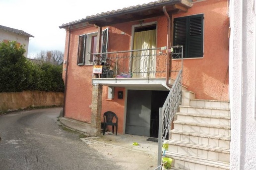 casa semindipendente in vendita a Matelica