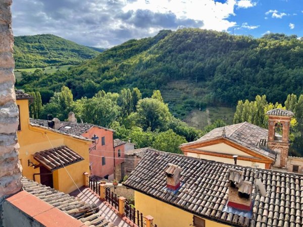 casa indipendente in vendita a Matelica in zona Braccano