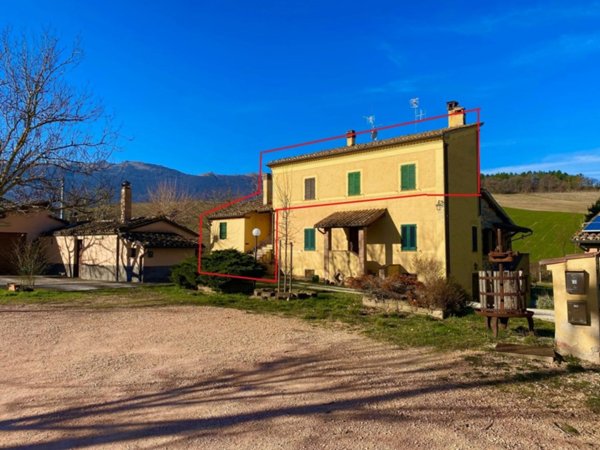 casa indipendente in vendita a Matelica in zona Mistriano