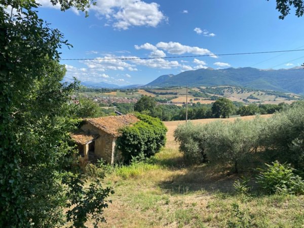 casa indipendente in vendita a Matelica