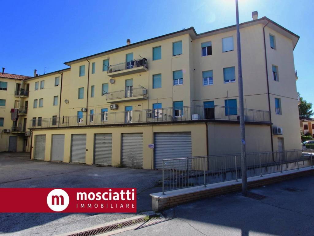 negozio in vendita a Matelica