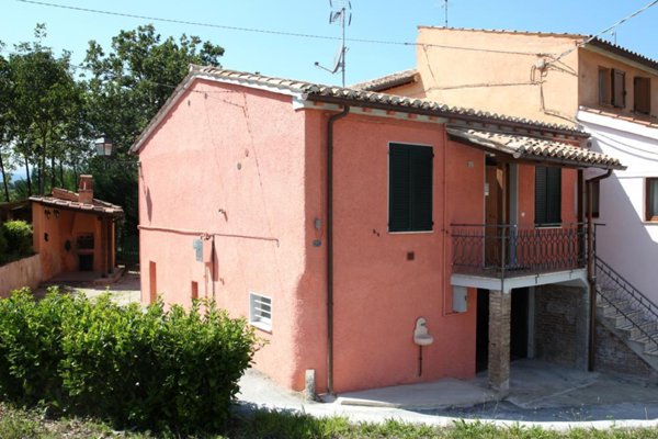 casa indipendente in vendita a Matelica in zona Piane