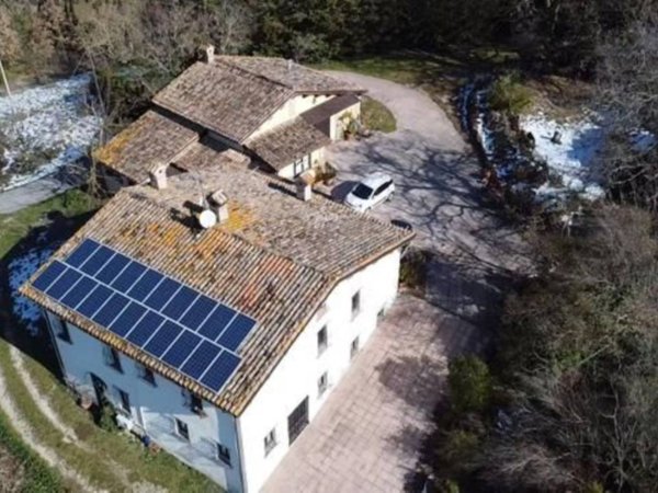 casa indipendente in vendita a Matelica