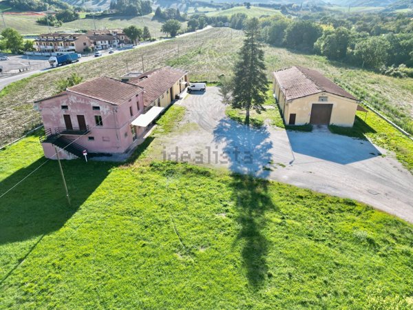 terreno edificabile in vendita a Matelica