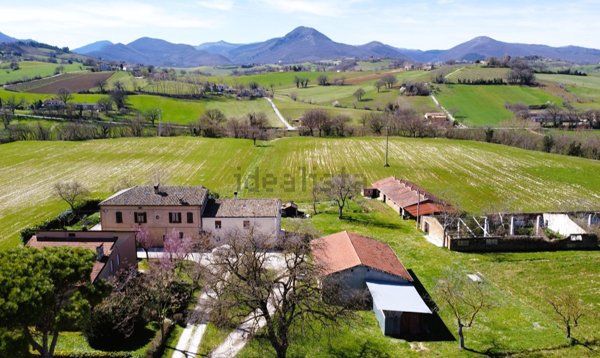 casale in vendita a Matelica
