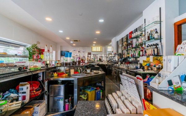 locale commerciale in vendita a Matelica