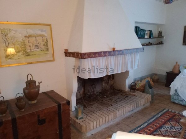 esavano in vendita a Matelica in zona Braccano