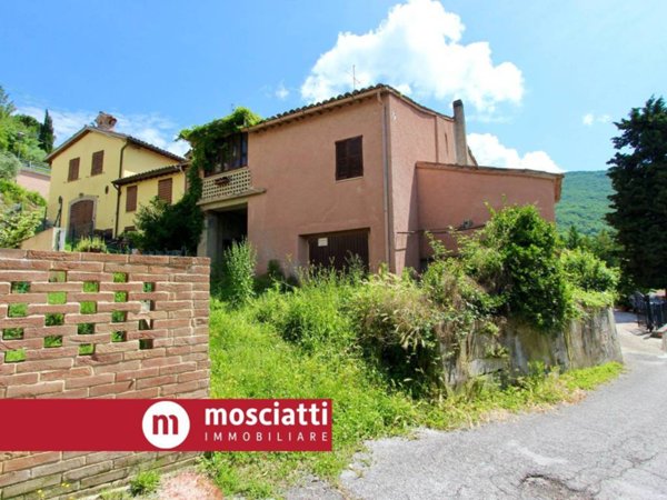 casa indipendente in vendita a Matelica