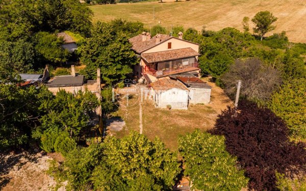 casa indipendente in vendita a Matelica