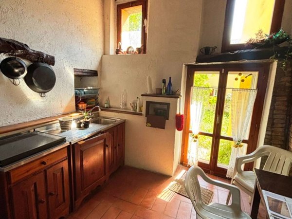casa indipendente in vendita a Matelica