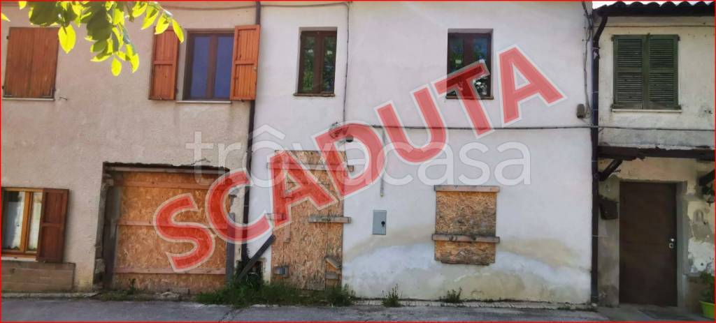 casa indipendente in vendita a Matelica