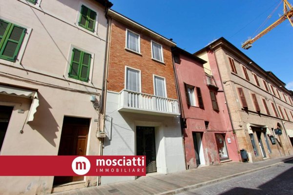 casa indipendente in vendita a Matelica