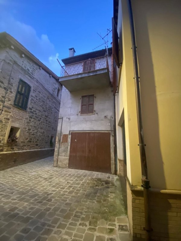 casa indipendente in vendita a Matelica