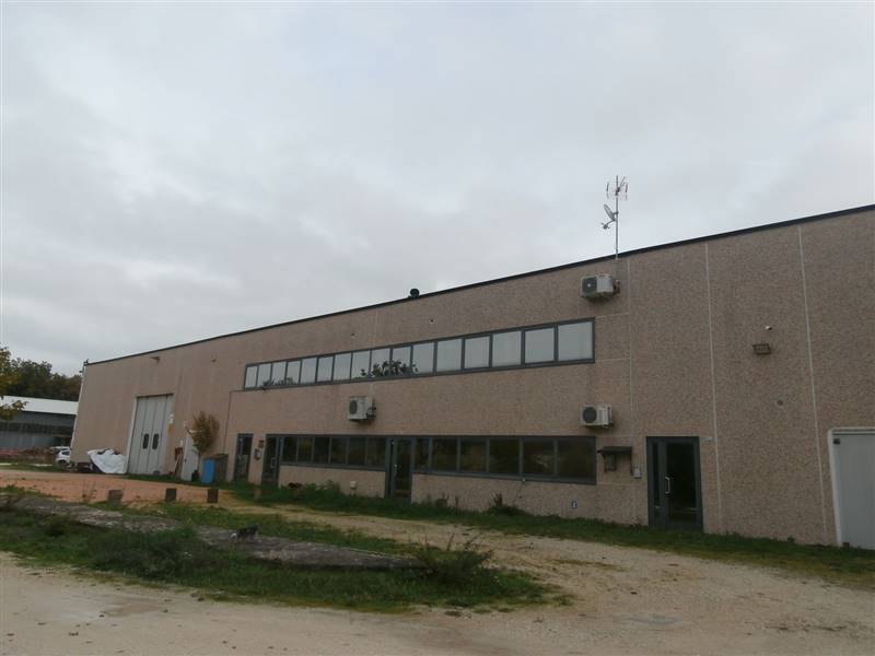 capannone in vendita a Matelica