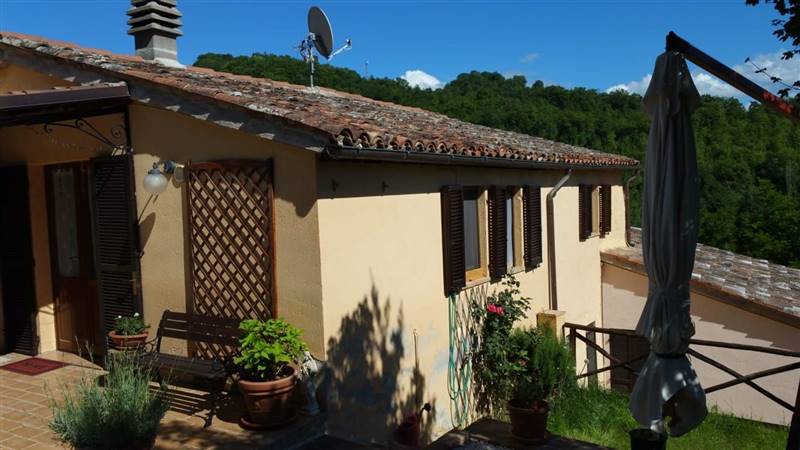 casa indipendente in vendita a Matelica in zona Braccano