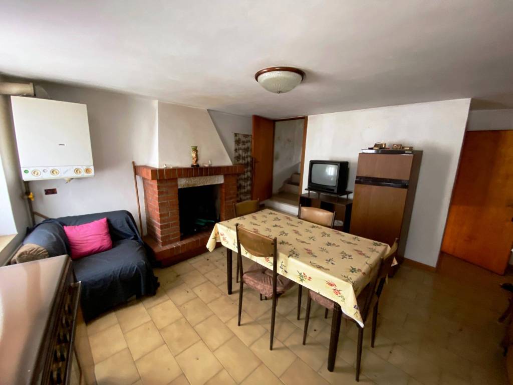 appartamento in vendita a Matelica in zona Braccano