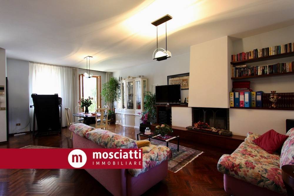 casa indipendente in vendita a Matelica