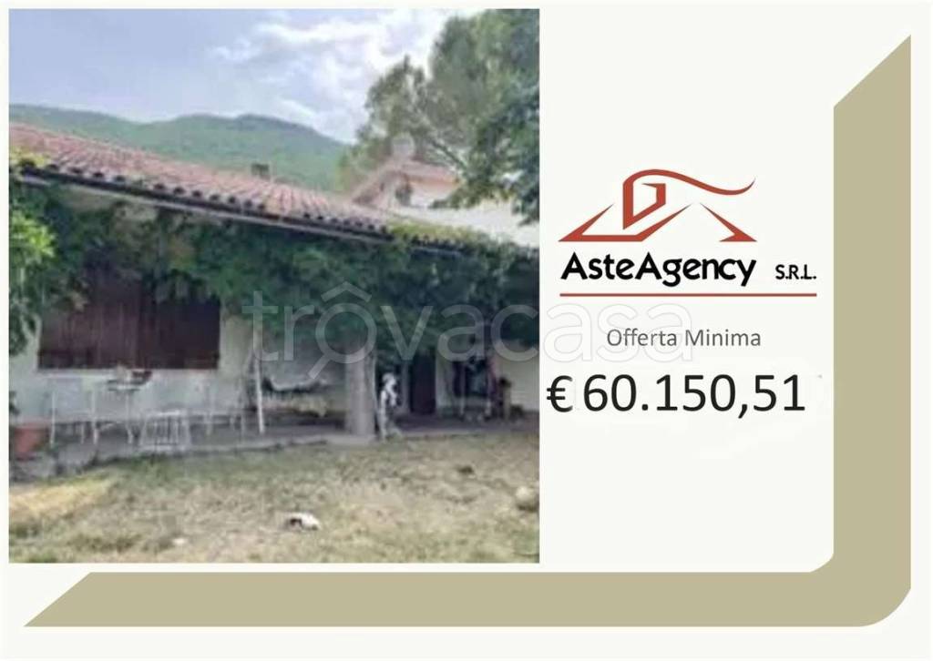 casa indipendente in vendita a Matelica in zona Valbona