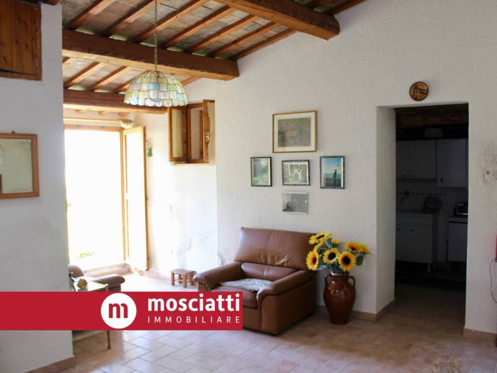 casa indipendente in vendita a Matelica