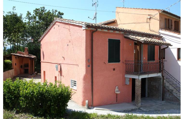casa indipendente in vendita a Matelica in zona Piane