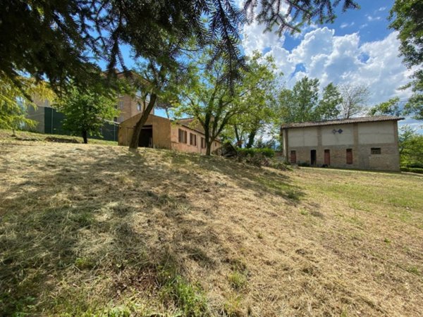 casa indipendente in vendita a Matelica
