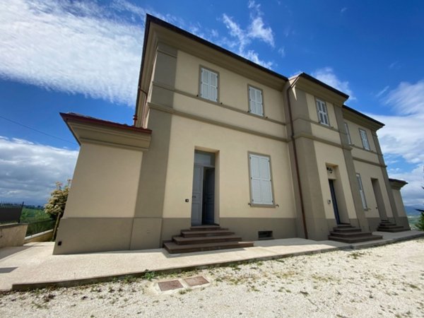 casa indipendente in vendita a Matelica in zona Colferraio
