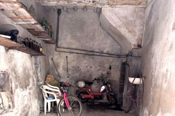 locale di sgombero in vendita a Matelica