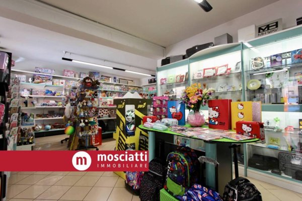 negozio in vendita a Matelica