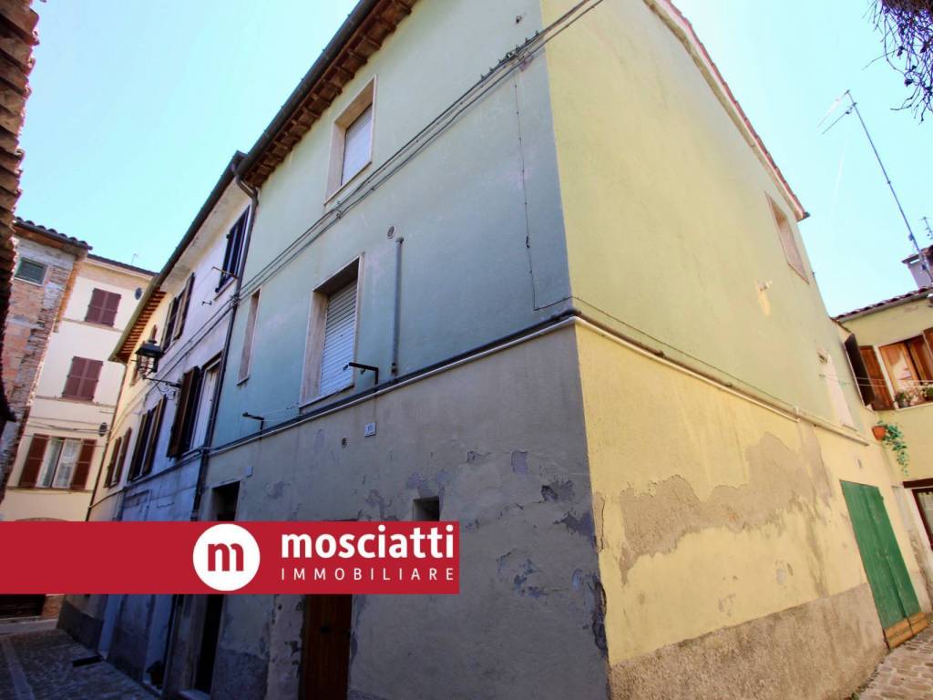 casa indipendente in vendita a Matelica