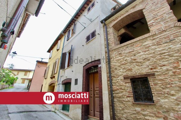 casa semindipendente in vendita a Matelica in zona Piane
