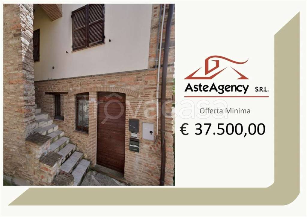 casa indipendente in vendita a Matelica in zona Piane