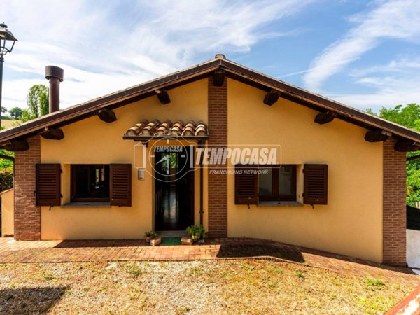 casa indipendente in vendita a Matelica in zona Piane