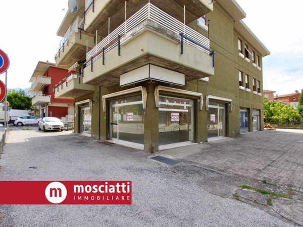 negozio in vendita a Matelica