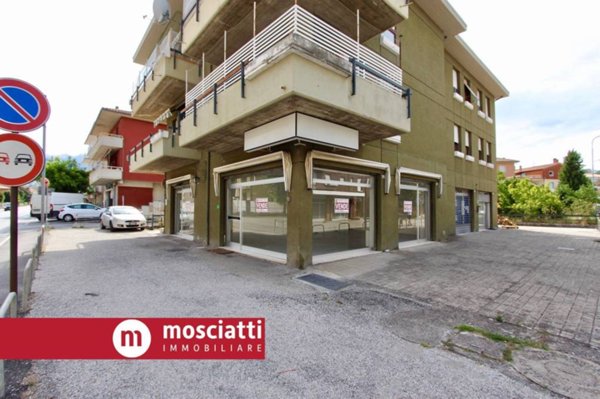 negozio in vendita a Matelica