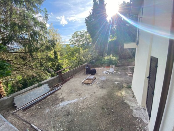 casa indipendente in vendita a Matelica