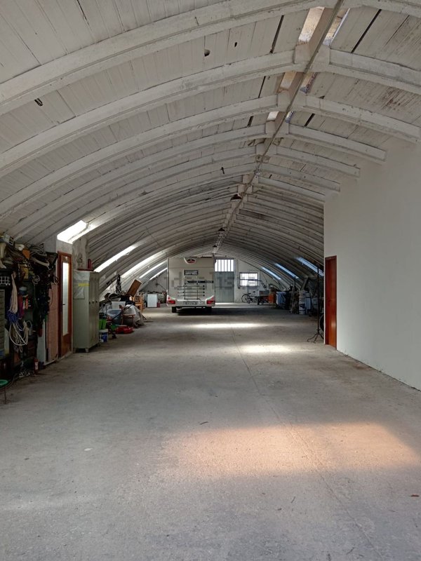 locale di sgombero in vendita a Matelica