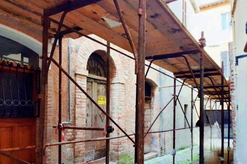 casa indipendente in vendita a Matelica