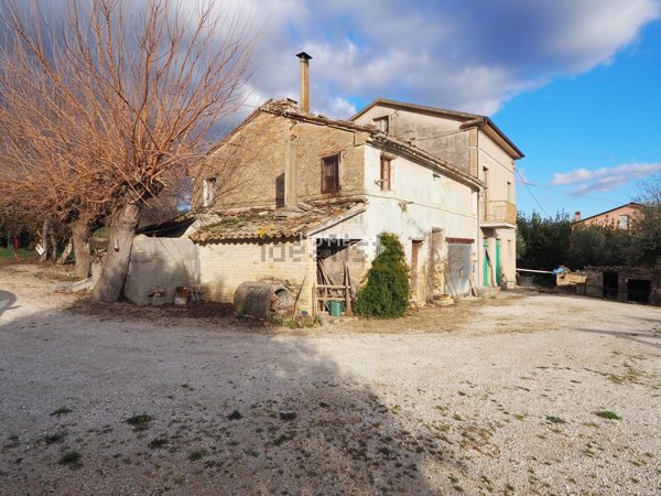 casale in vendita a Mogliano