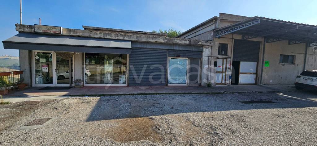 locale commerciale in vendita a Mogliano