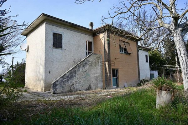 casa indipendente in vendita a Montecassiano