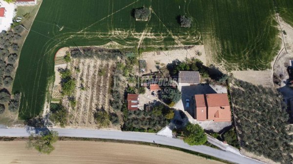 casa indipendente in vendita a Montecassiano