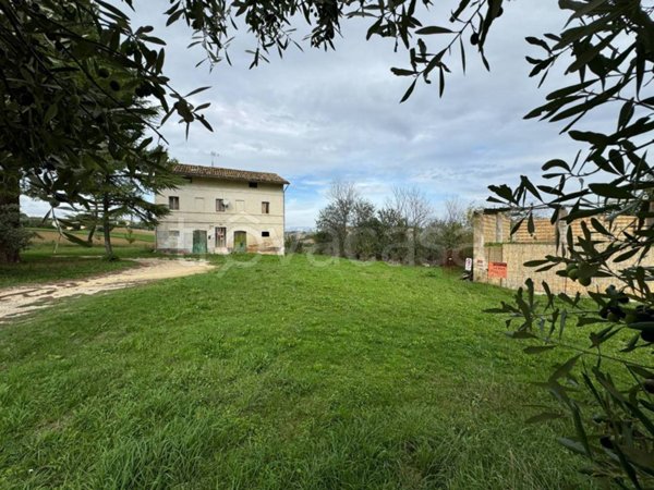casa indipendente in vendita a Montecassiano