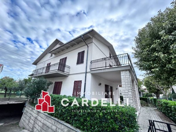 casa indipendente in vendita a Montecassiano in zona Sambucheto