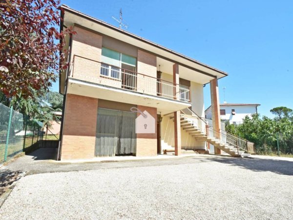 casa indipendente in vendita a Montecassiano