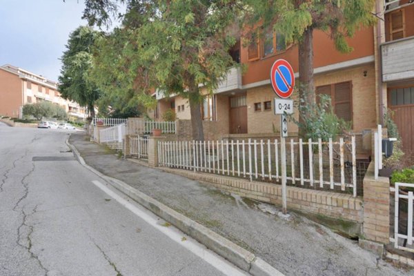 casa indipendente in vendita a Montecassiano