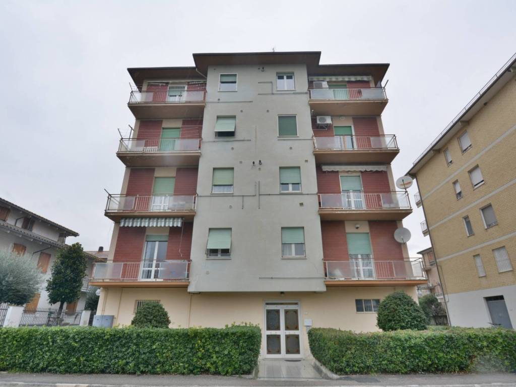 appartamento in vendita a Montecassiano in zona Sambucheto