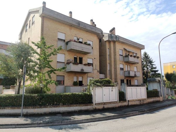appartamento in vendita a Montecassiano in zona Sambucheto