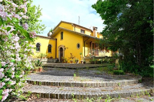 casa indipendente in vendita a Montecassiano