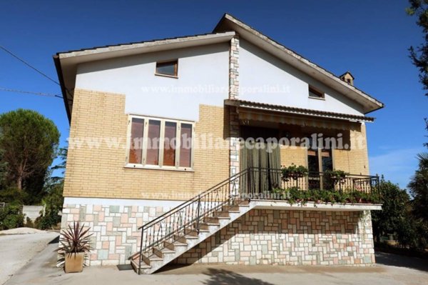 casa indipendente in vendita a Montecassiano